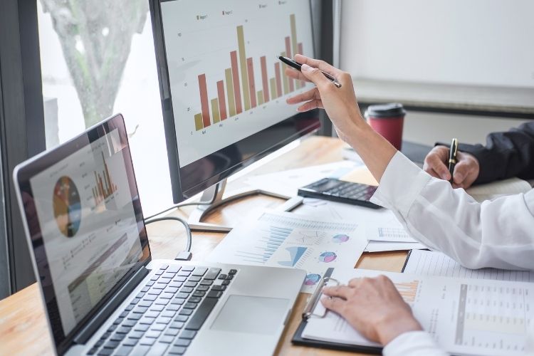 CSRD’nin şirketler ve paydaşlar üzerindeki etkisini gösteren grafik