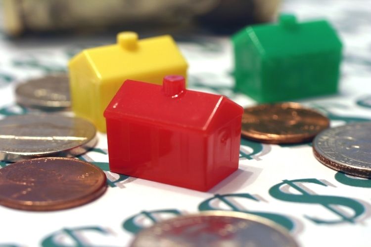 Finansal kavramların çocuklara öğretilmesinde kullanılan oyun temelli eğitici materyaller.