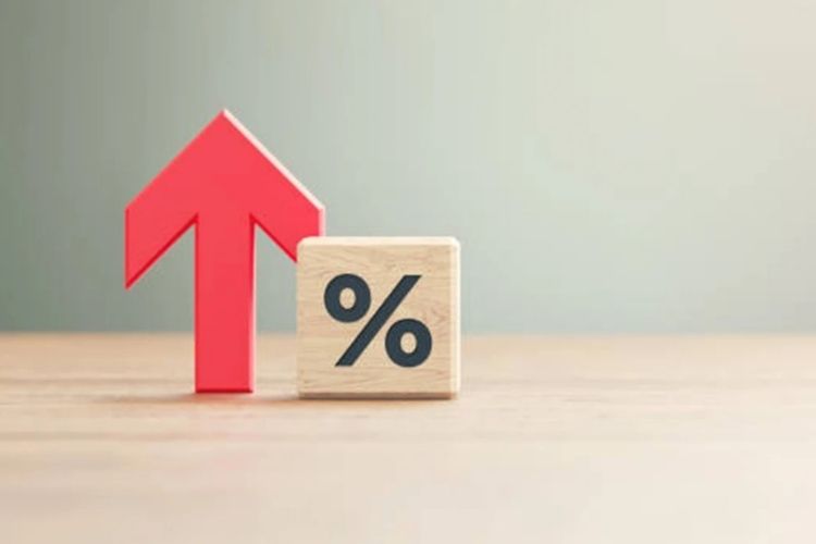 Deflasyona neden olan ekonomik faktörlerin maddeler halinde sıralandığı bir tablo görseli.