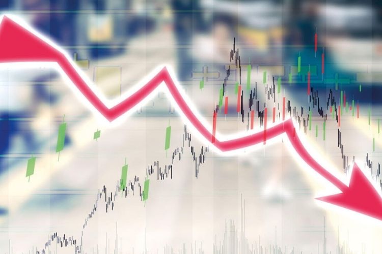 Deflasyonun bireyler ve ekonomi üzerindeki olumsuz etkilerini gösteren bir infografik.