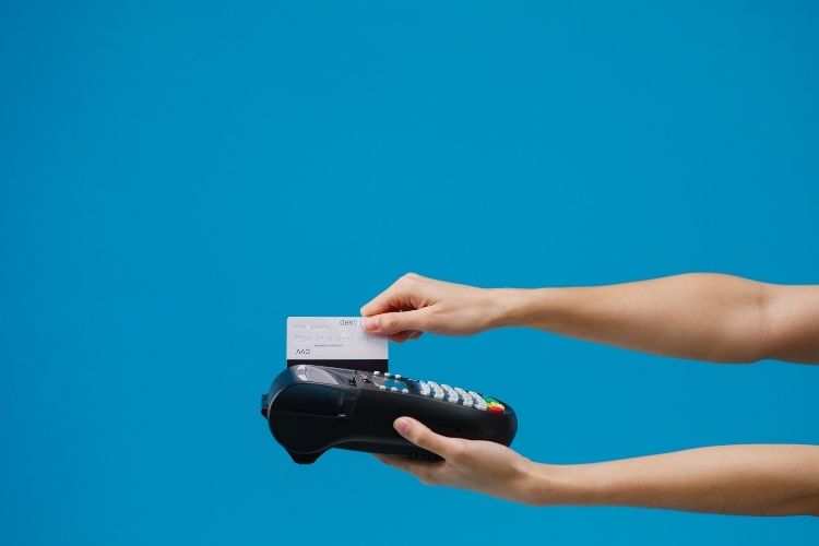 Faiz ve borç sarmalına girmeden kredi kartını verimli kullanmanın ipuçları.