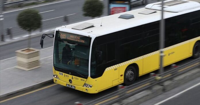 İstanbul Sarı Otobüs 3.jpg İstanbul Sarı Otobüs 3.jpg